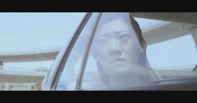 在雨中剧照的剧照