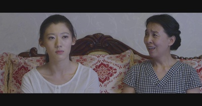 在雨中剧照的剧照