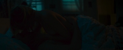 在雨中剧照的剧照