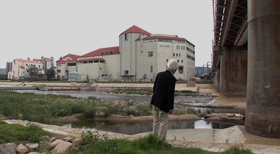 陆地上的军舰剧照的剧照