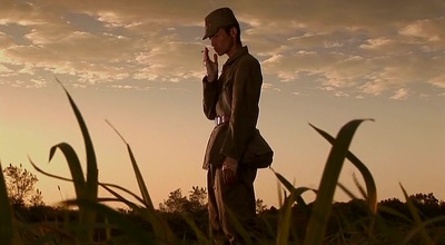 陆地上的军舰剧照的剧照