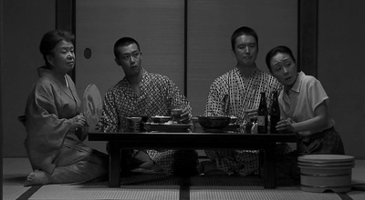 陆地上的军舰剧照的剧照