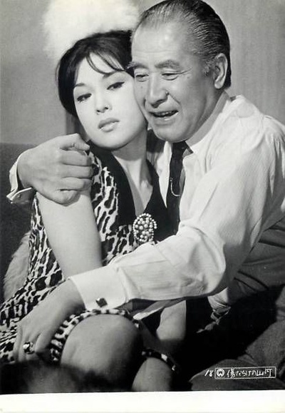 多伤的山河剧照的剧照