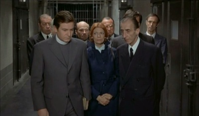 推上断头台剧照的剧照