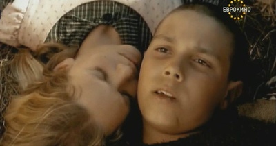 异国寻母剧照的剧照