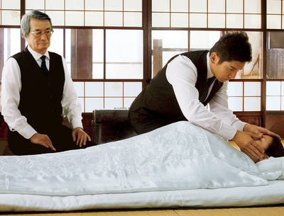 入殓师剧照的剧照