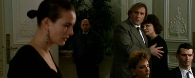 你不配她剧照的剧照