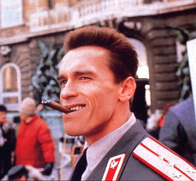 红色警探剧照的剧照