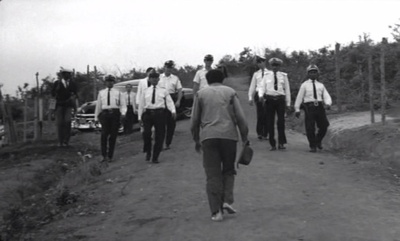 痛苦的大地剧照的剧照