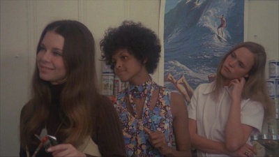 骚的过火剧照的剧照