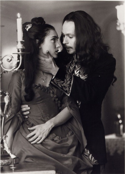 惊情四百年剧照的剧照