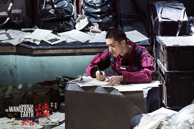 流浪地球剧照的剧照