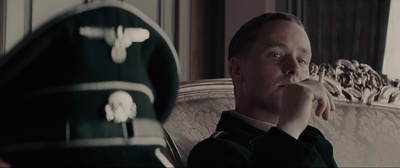 金衣女人剧照的剧照