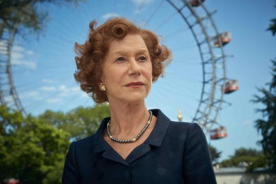 金衣女人剧照的剧照