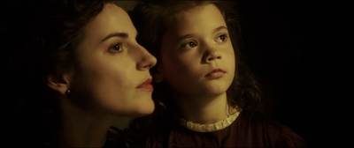 金衣女人剧照的剧照