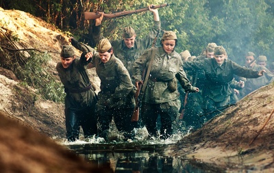 女狙击手剧照的剧照