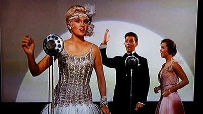 雨中曲剧照的剧照