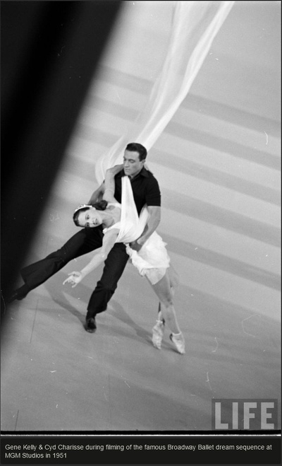 雨中曲剧照的剧照