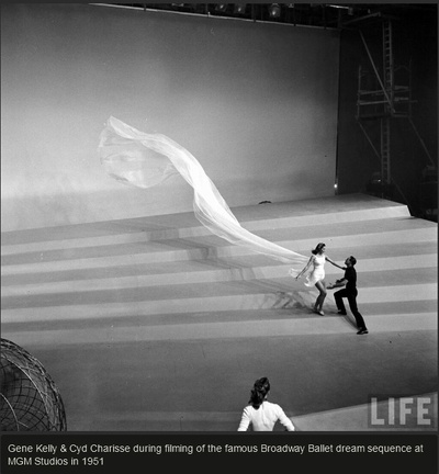 雨中曲剧照的剧照