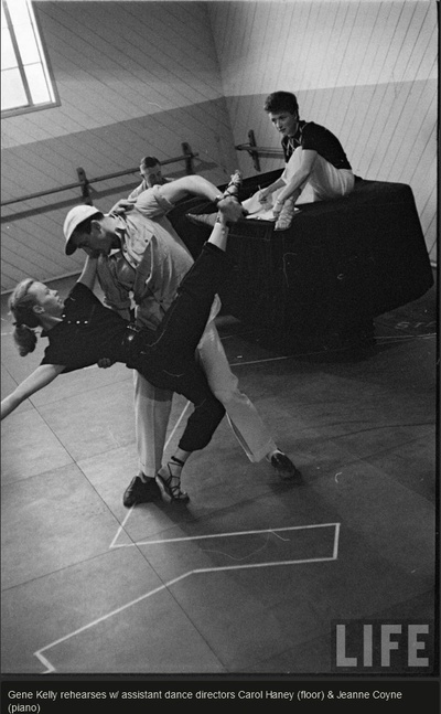 雨中曲剧照的剧照