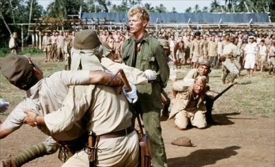 战场上的快乐圣诞剧照的剧照