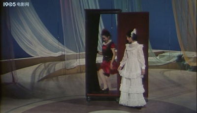 穿校服的小兵剧照的剧照