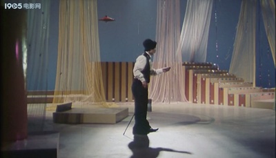 穿校服的小兵剧照的剧照