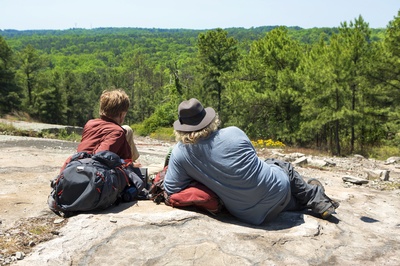 林中漫步剧照的剧照