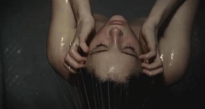 火车上的女孩剧照的剧照