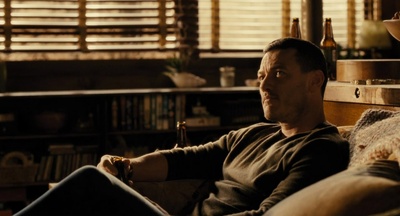 火车上的女孩剧照的剧照