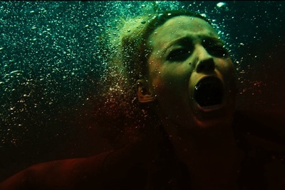 鲨滩剧照的剧照