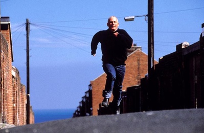 跳出我天地剧照的剧照