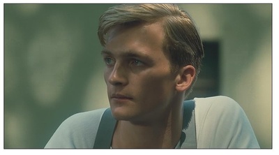 穿条纹睡衣的男孩剧照的剧照