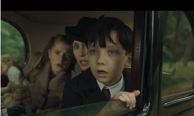 穿条纹睡衣的男孩剧照的剧照