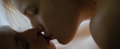 她唇之下剧照的剧照