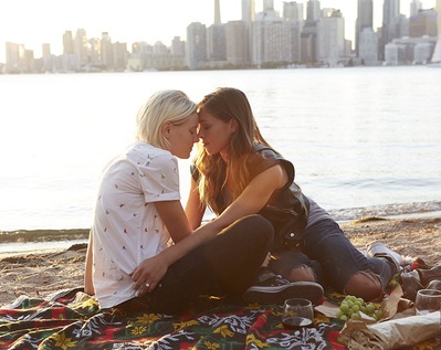 她唇之下剧照的剧照