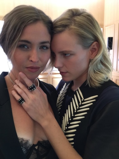 她唇之下剧照的剧照