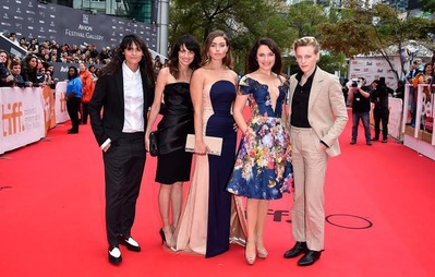 她唇之下剧照的剧照