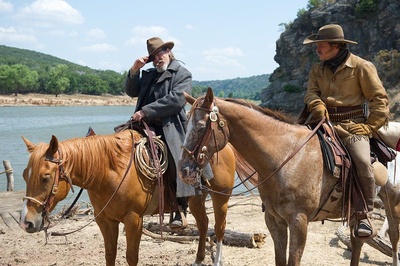 大地惊雷剧照的剧照
