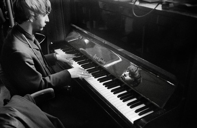 一夜狂欢剧照的剧照