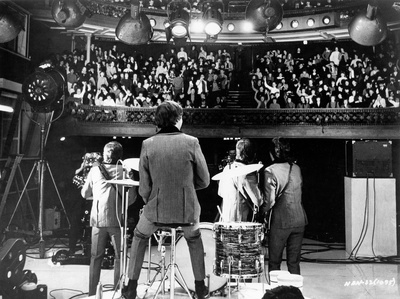 一夜狂欢剧照的剧照