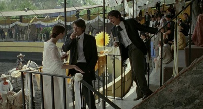 你妈妈也一样剧照的剧照