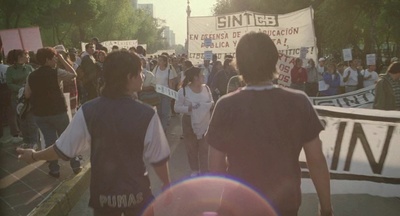 你妈妈也一样剧照的剧照