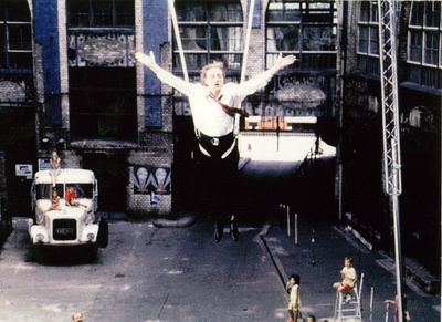 咫尺天涯剧照的剧照