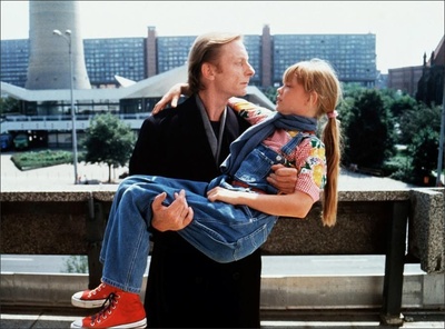 咫尺天涯剧照的剧照