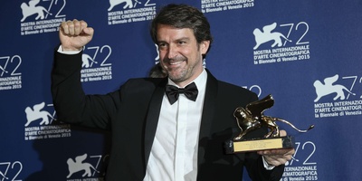 来自远方剧照的剧照