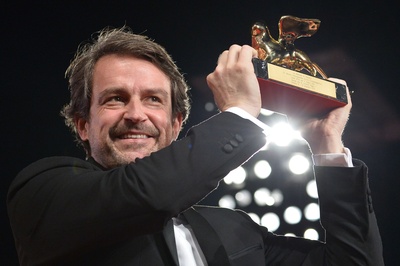 来自远方剧照的剧照