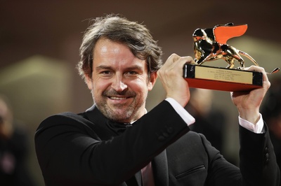 来自远方剧照的剧照