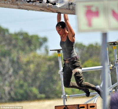 古墓丽影：源起之战剧照的剧照