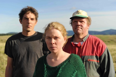 保持站立剧照的剧照